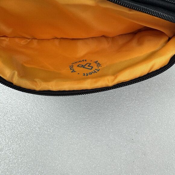 Travelon The Voyages Anti-Theft Waist Pack NWT - Picture 5 of 7